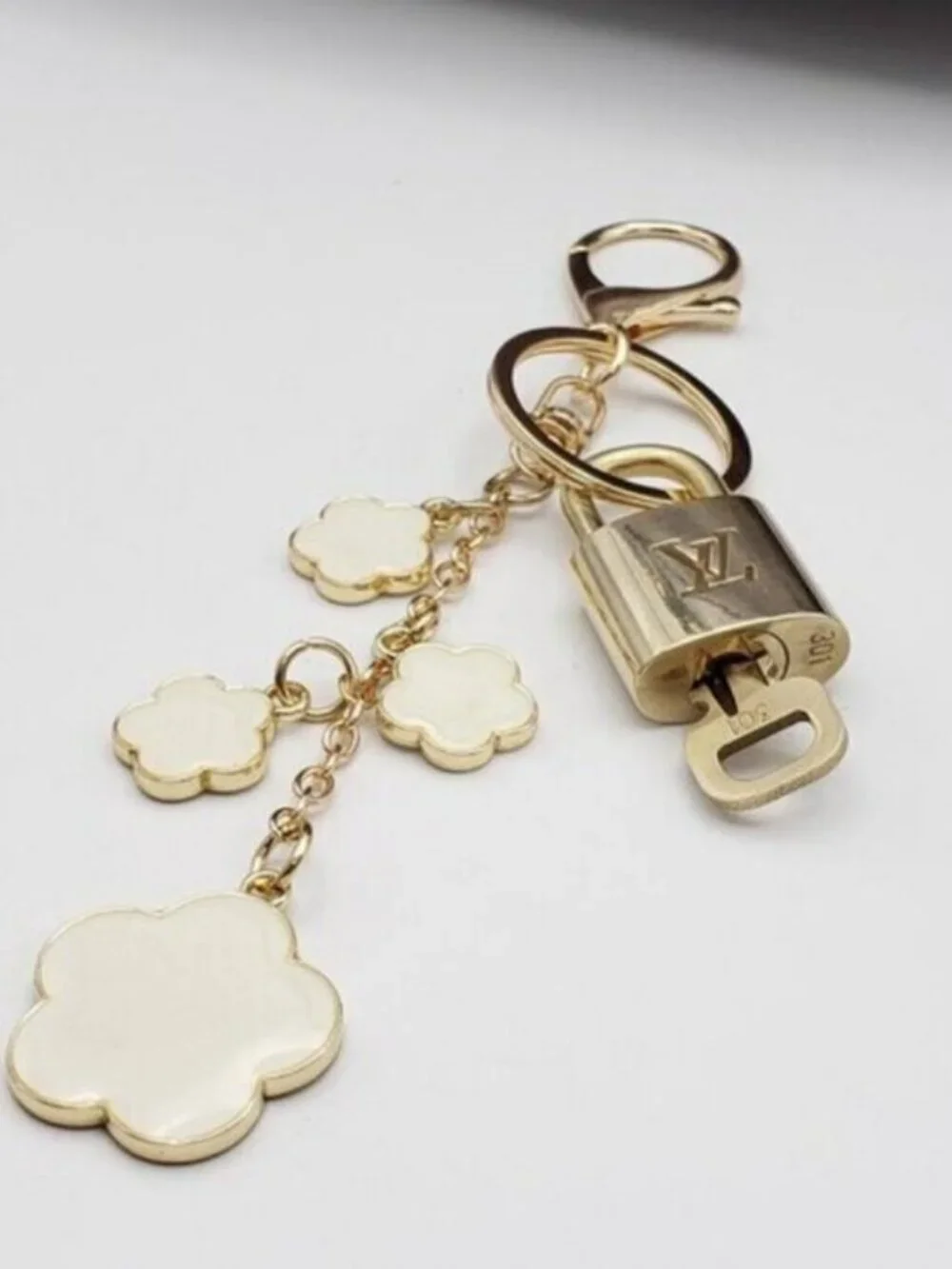 Louis Vuitton Gold Padlock 🔒 Key Set Authentic LV w/ Unbranded Flower Keychain - Picture 6 of 15